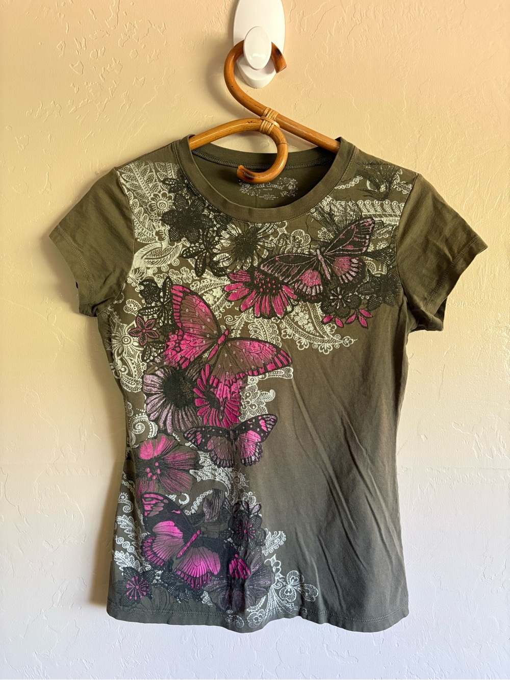 Y2K 2000s Butterfly Lace Graphic Tee Red Camel Short Sleeve T-Shirt Green Large